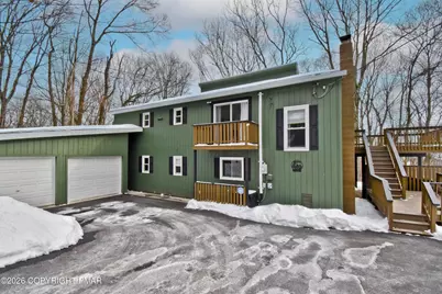  1020 Mountain Avenue, Pen Argyl, PA 18072 - Photo 1