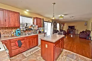 153 Totteridge Rd, Middle Smithfield, PA 18324 - Photo 9