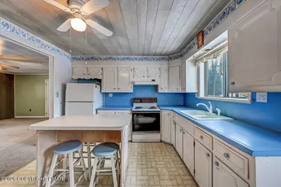  1912 Johns Road, Effort, PA 18330 - Photo 13