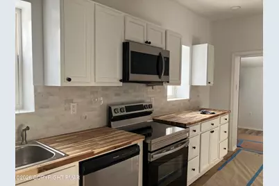  92 Kinney Avenue, Mount Pocono, PA 18344 - Photo 5