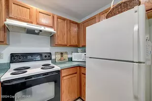 183 Hawthorne Ct, Tannersville, PA 18372 - Photo 15