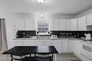 8440 Bear Trail Dr, Tobyhanna, PA 18466 - Photo 9