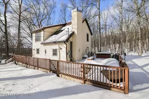 189 Dorchester Dr, Bushkill, PA 18324 - Photo 3