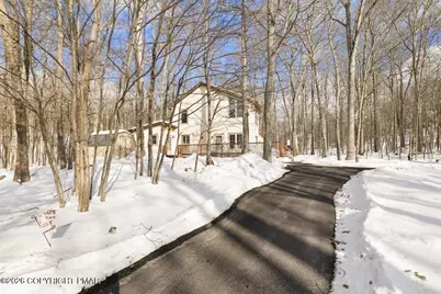  189 Dorchester Drive, Bushkill, PA 18324 - Photo 5