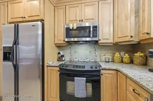 176 Manchester Dr, Bushkill, PA 18324 - Photo 17