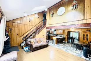 72 Creek View Dr E, Gouldsboro, PA 18424 - Photo 9