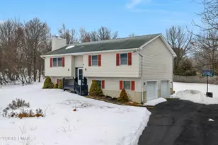 2083 Sun Valley Dr, Blakeslee, PA 18610 - Photo 3