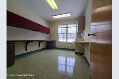  106 Shawnee Square Dr, First Floor, East Stroudsburg, PA 18301 - Photo 13