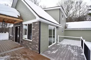 108 Stag Ct, Bushkill, PA 18324 - Photo 3