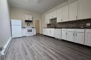 4 N 6th St, Stroudsburg, PA 18360 - Photo 3