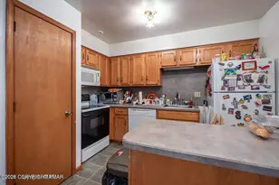 165 Old Stagecoach Rd, Gilbert, PA 18331 - Photo 7