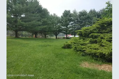  165 Old Stagecoach Road #3, Gilbert, PA 18331 - Photo 3