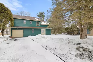 402 Shiny Mountain Ct, Greentown, PA 18426 - Photo 5