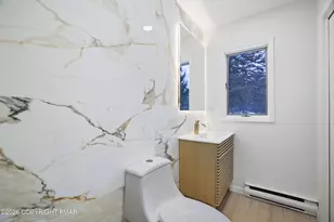 402 Shiny Mountain Ct, Greentown, PA 18426 - Photo 27