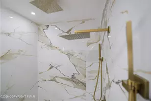 402 Shiny Mountain Ct, Greentown, PA 18426 - Photo 11