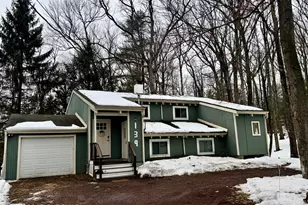 9 Sassafras Rd, Lake Harmony, PA 18624 - Photo 1