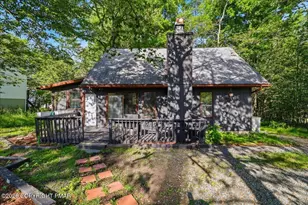 9205 Westwood Dr, Tobyhanna, PA 18466 - Photo 1