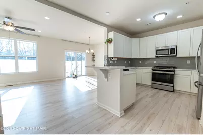  164 Maureen Lane, Allentown, PA 18104 - Photo 5