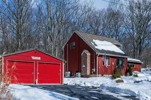 105 Hummingbird Trl, Bushkill, PA 18324 - Photo 3