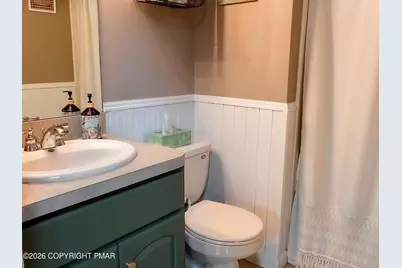  105 Hummingbird Trail, Bushkill, PA 18324 - Photo 11