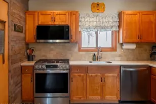 105 Hummingbird Trl, Bushkill, PA 18324 - Photo 13