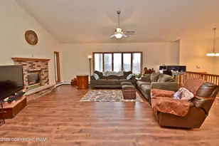 110 Saddle Ct, Stroudsburg, PA 18360 - Photo 5