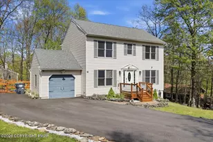 120 Linn Cir, Bushkill, PA 18324 - Photo 1