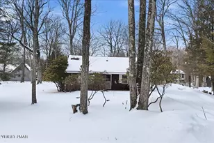 115 Crest Dr, Lake Harmony, PA 18624 - Photo 87