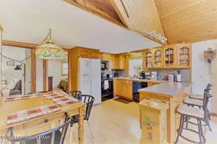 7825 Lake Shore Dr, Pocono Lake, PA 18347 - Photo 9