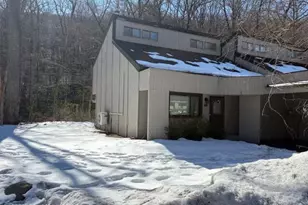 158 Ridge Dr, Tannersville, PA 18372 - Photo 1