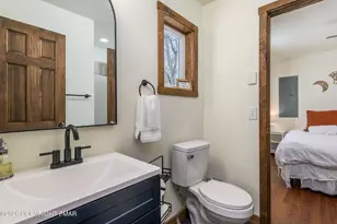 2206 Chatham Ct, Bushkill, PA 18324 - Photo 17