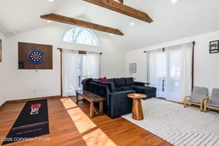 2206 Chatham Ct, Bushkill, PA 18324 - Photo 9