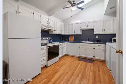  304 Foxglove Place, Pocono Pines, PA 18350 - Photo 13