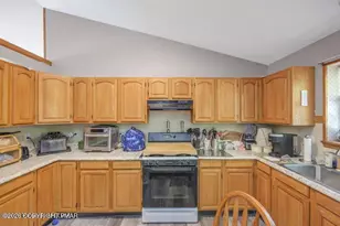 104 Yvette Ct, Dingmans Ferry, PA 18328 - Photo 17