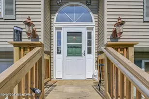 104 Yvette Ct, Dingmans Ferry, PA 18328 - Photo 7