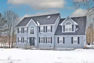 2727 Whitmore Ln, Blakeslee, PA 18610 - Photo 1