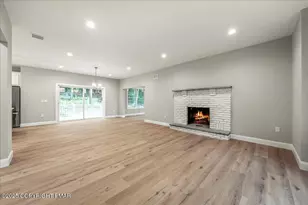 141 Lookout Ct, Henryville, PA 18332 - Photo 7