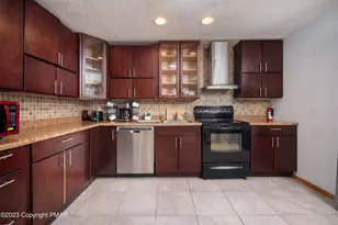 557 Lakeside Dr, East Stroudsburg, PA 18301 - Photo 15