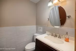 557 Lakeside Dr, East Stroudsburg, PA 18301 - Photo 27