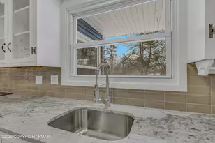 221 Marsh Way, Effort, PA 18330 - Photo 15