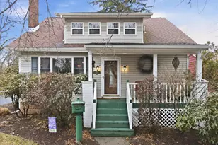 529 Lindbergh Ave, Stroudsburg, PA 18360 - Photo 1