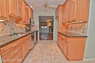 5776 Tavistock Ln, Macungie, PA 18062 - Photo 5