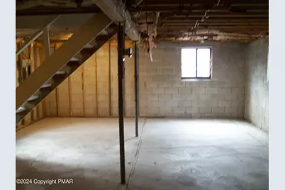  8062 Red Squirrel Dr, Tobyhanna, PA 18466 - Photo 9