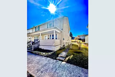  424 E Cranberry Avenue, Hazleton, PA 18201 - Photo 1