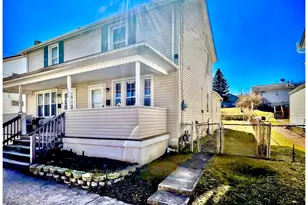 424 E Cranberry Ave, Hazleton, PA 18201 - Photo 1