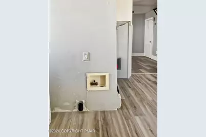  424 E Cranberry Avenue, Hazleton, PA 18201 - Photo 15