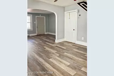  424 E Cranberry Avenue, Hazleton, PA 18201 - Photo 11