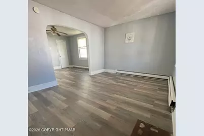  424 E Cranberry Avenue, Hazleton, PA 18201 - Photo 9