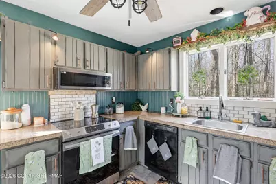  378 Lakewood Drive, Lake Ariel, PA 18436 - Photo 5