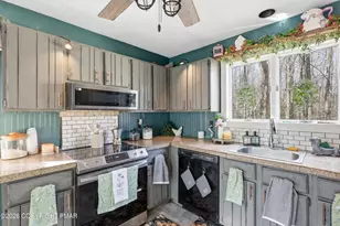 378 Lakewood Dr, Lake Ariel, PA 18436 - Photo 5